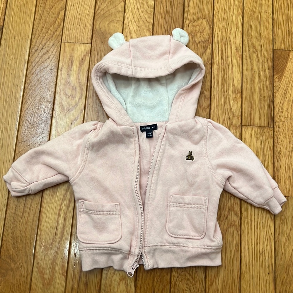 Gap Sweatshirt, 3-6 months, EUC